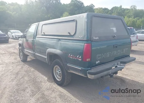 2000 Chevrolet Gmt-400 K2500 z USA, uszkodzony, nr VIN 1GCGK24R8YR203755